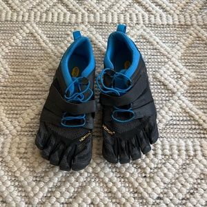 Toe shoes